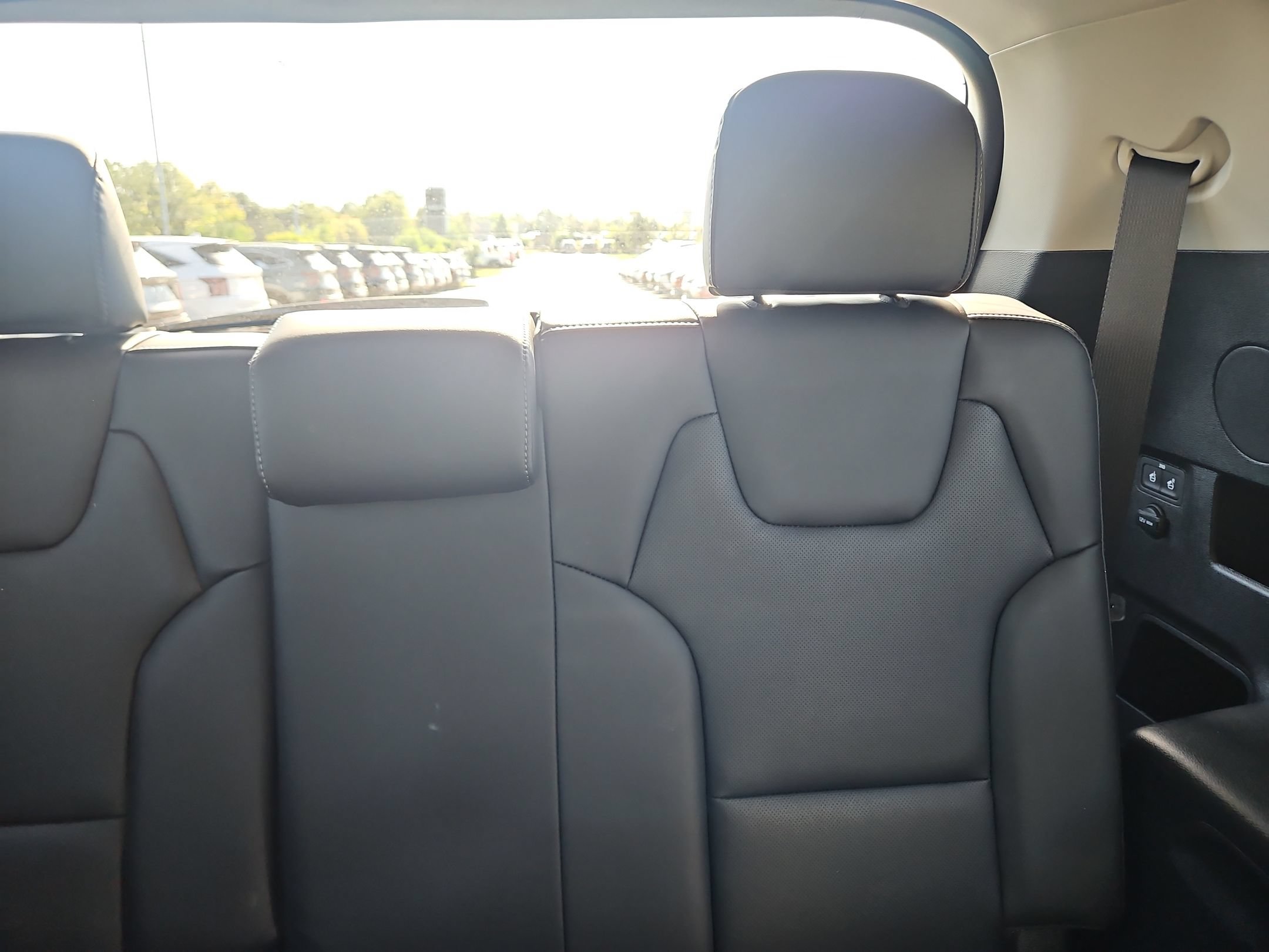 Used 2025 Kia Telluride S FWD image 37