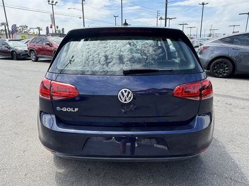 Used 2016 Volkswagen e-Golf SE FWD image 4