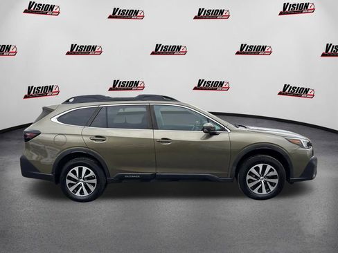 Used 2020 Subaru Outback Premium image 4