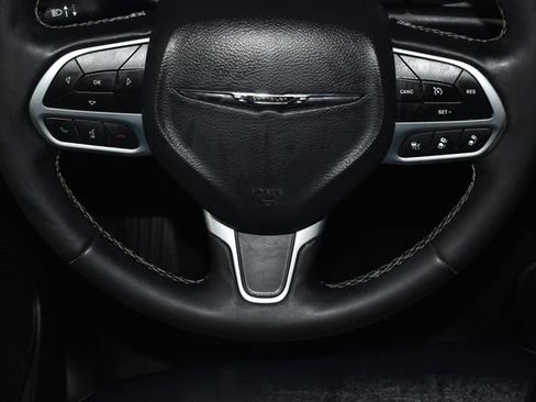 Certified 2025 Chrysler Pacifica Select image 25