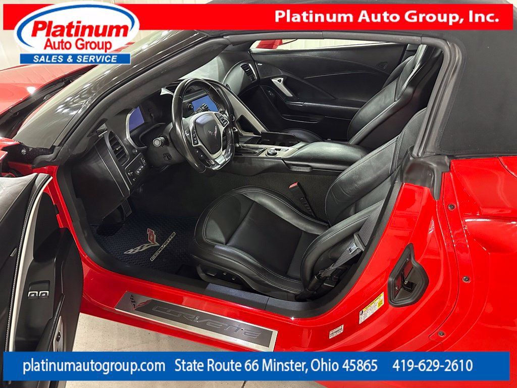 Used 2018 Chevrolet Corvette Stingray Convertible w/ 3LT Preferred Equipment Group RWD image 10