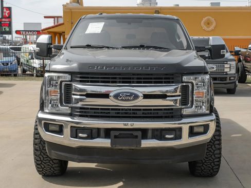 Used 2017 Ford F250 XLT w/ XLT Premium Package AWD/4WD image 6