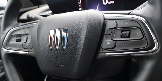 Used 2025 Buick Envista Avenir FWD image 17