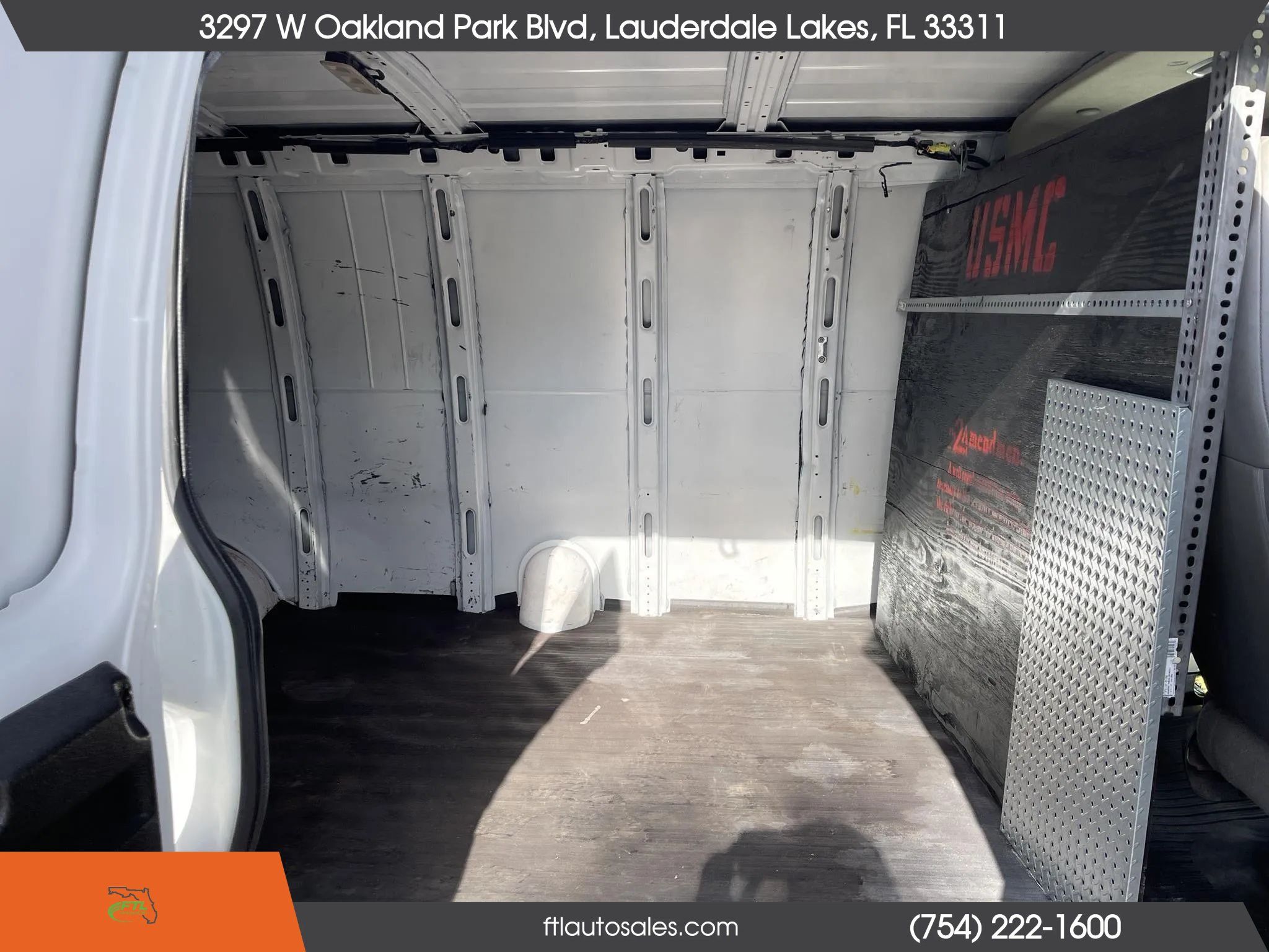 Used 2017 GMC Savana 3500 Extended RWD image 37