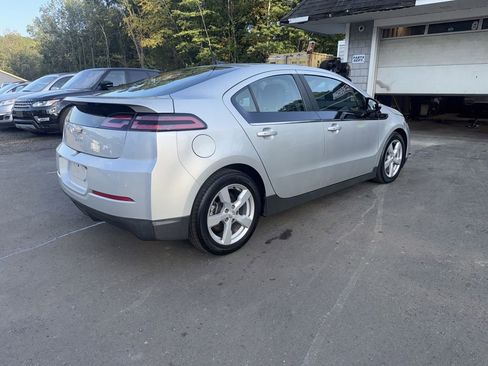 Used 2014 Chevrolet Volt FWD image 13