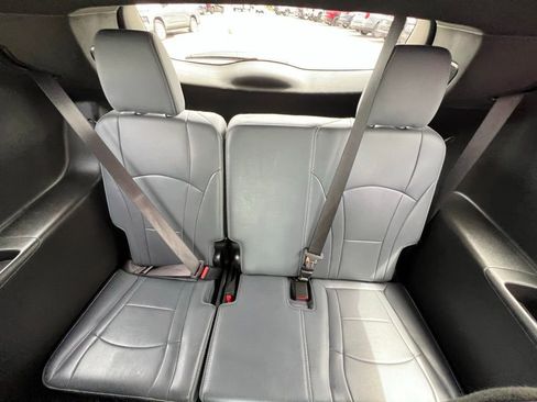 Used 2024 Buick Enclave Premium AWD/4WD image 22