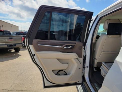 Used 2024 GMC Yukon Denali image 30