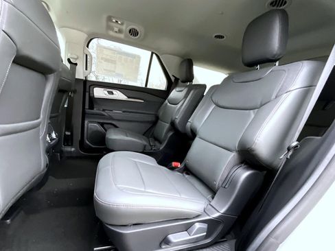 New 2026 Ford Explorer Active w/ Active Comfort Package AWD/4WD image 11