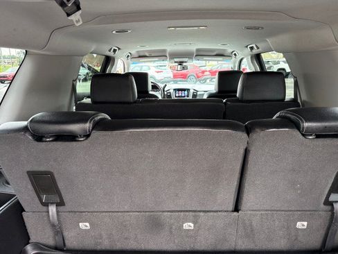 Used 2018 Chevrolet Suburban LS AWD/4WD image 25