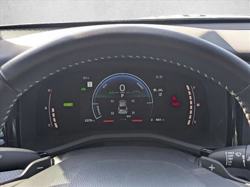 Used 2025 Toyota Camry SE image 12