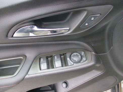 Used 2023 Chevrolet Equinox RS w/ LPO, Floor Liner Package FWD image 13