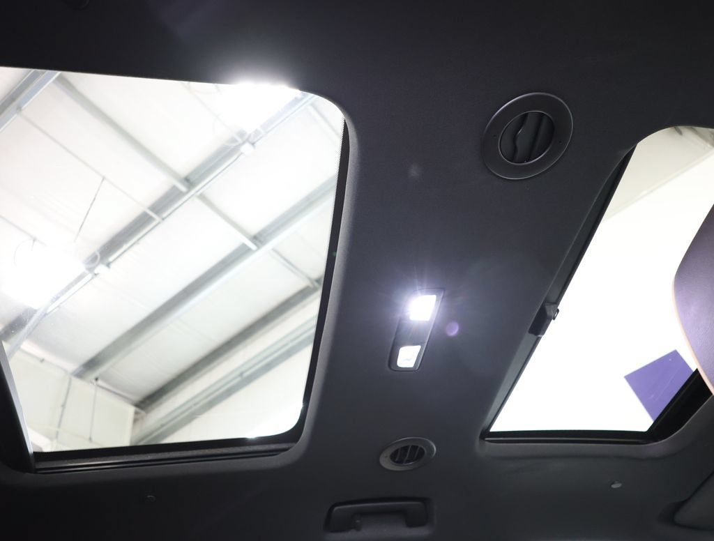 Used 2023 Chevrolet Traverse Premier AWD/4WD image 26