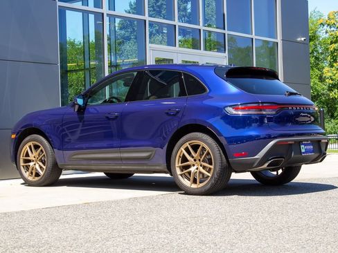 Used 2025 Porsche Macan AWD/4WD image 8