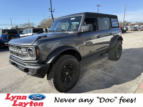 New 2025 Ford Bronco 4-Door image 30