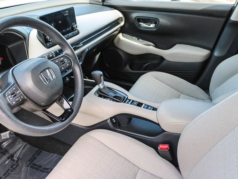 Used 2025 Honda HR-V LX image 18
