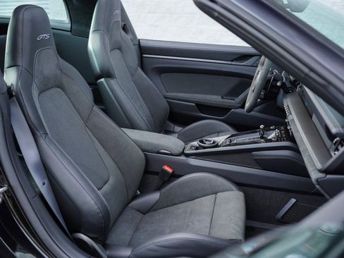 Used 2026 Porsche 911 Targa 4 GTS w/ Premium Package image 27