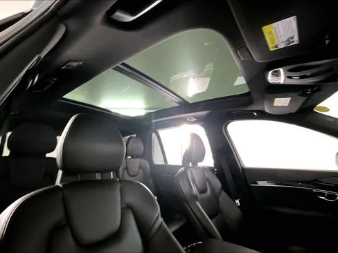 Used 2018 Volvo XC90 T6 Momentum w/ Convenience Package image 13