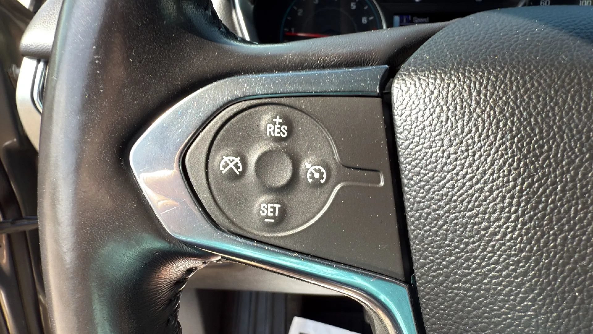 Used 2018 Chevrolet Traverse LT FWD image 22