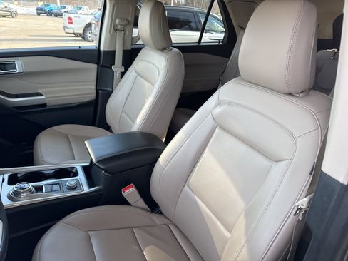 Certified 2023 Ford Explorer XLT w/ Equipment Group 202A image 23