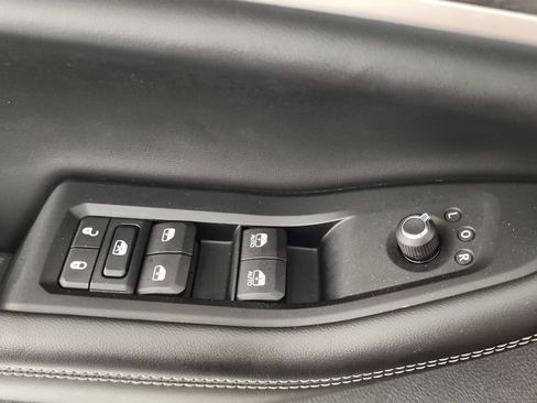 Used 2023 Jeep Grand Cherokee Limited AWD/4WD image 15