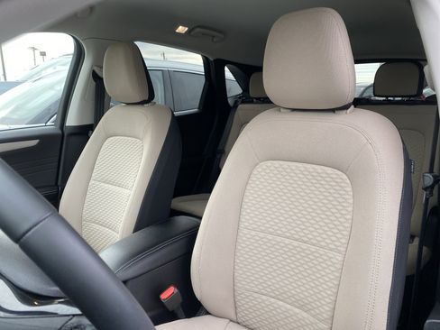 Used 2022 Ford Escape SE w/ Cold Weather Package image 10