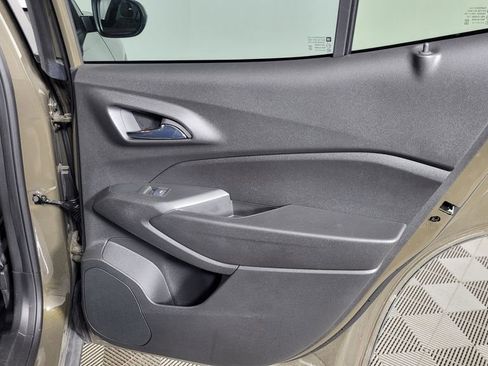 Used 2024 Chevrolet Trax ACTIV w/ Driver Confidence Package image 31