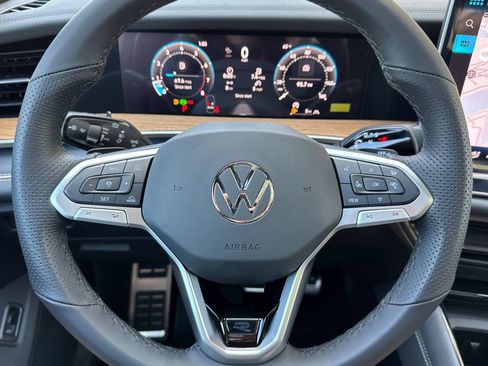 New 2026 Volkswagen Tiguan SEL R-Line AWD/4WD image 24