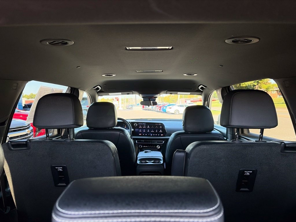 Used 2026 Chevrolet Traverse LT FWD image 11