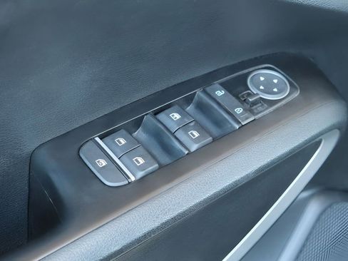 Used 2023 Kia Soul LX FWD image 5