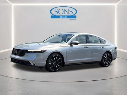 Certified 2025 Honda Accord Touring image 19