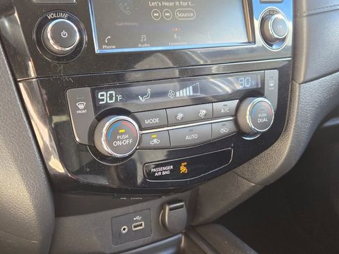 Used 2020 Nissan Rogue SV image 27