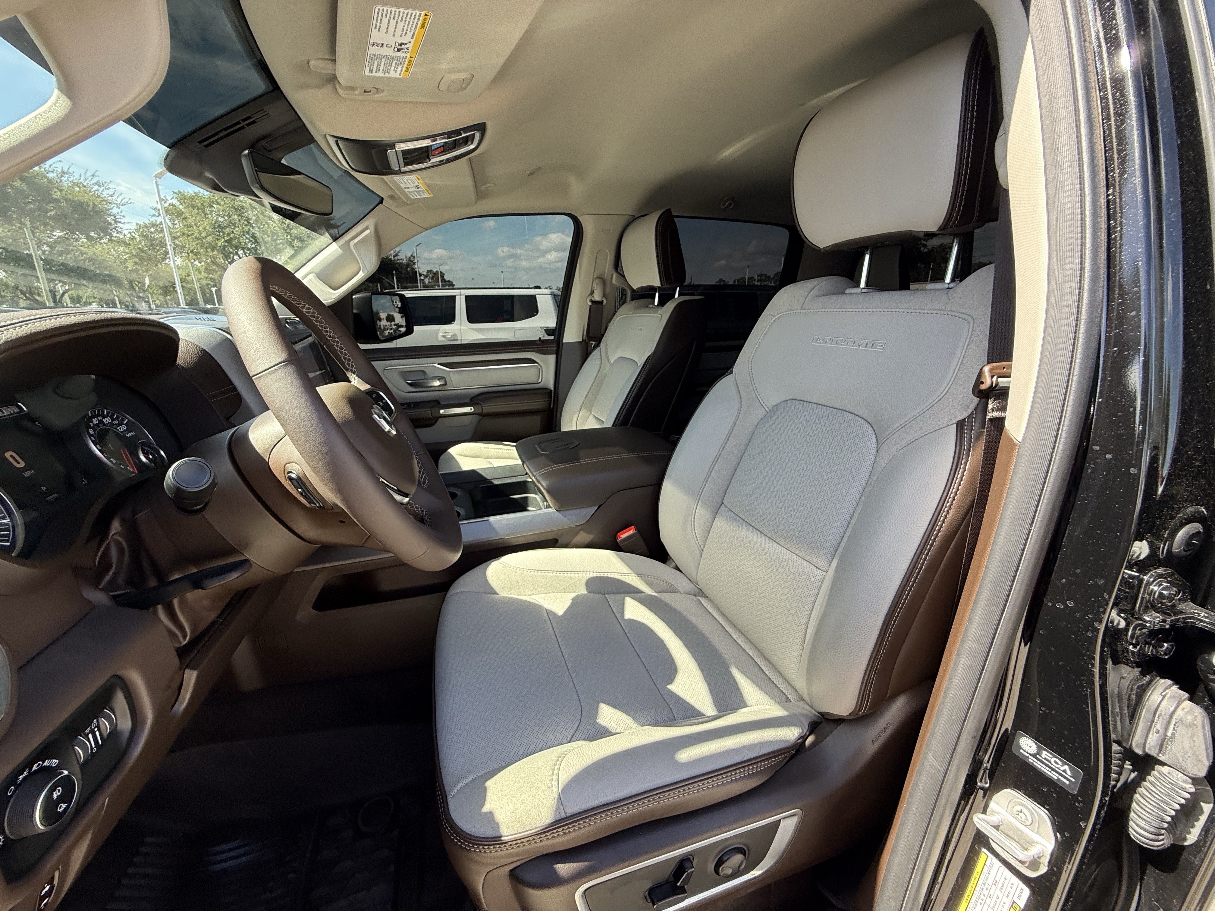 Used 2025 RAM 1500 Laramie w/ Off Road Group AWD/4WD image 28