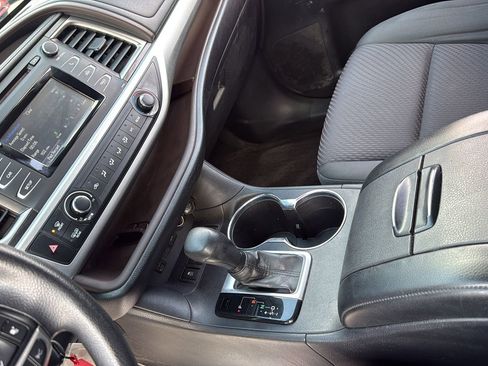 Used 2018 Toyota Highlander LE image 20