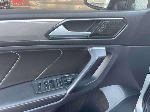 Used 2023 Volkswagen Tiguan SE R-Line image 17