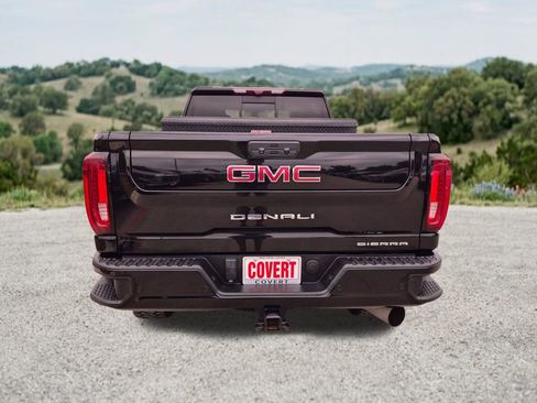 Used 2021 GMC Sierra 2500 Denali w/ Denali Black Diamond Edition AWD/4WD image 9