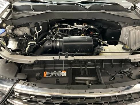 Used 2022 Ford Explorer XLT w/ Equipment Group 202A AWD/4WD image 45
