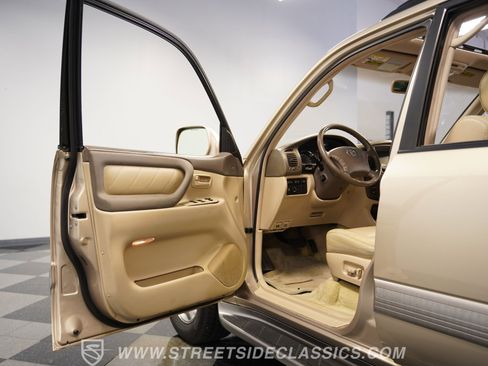 Used 2006 Toyota Land Cruiser image 37