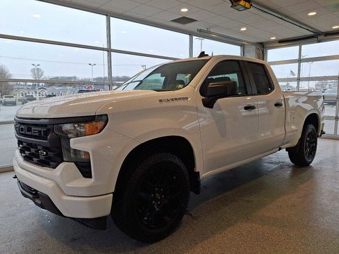 Certified 2022 Chevrolet Silverado 1500 Custom image 3