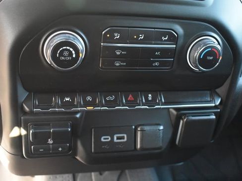 Certified 2024 Chevrolet Silverado 1500 Custom image 32