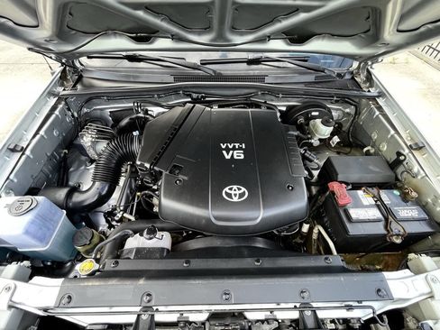 Used 2011 Toyota Tacoma PreRunner image 30