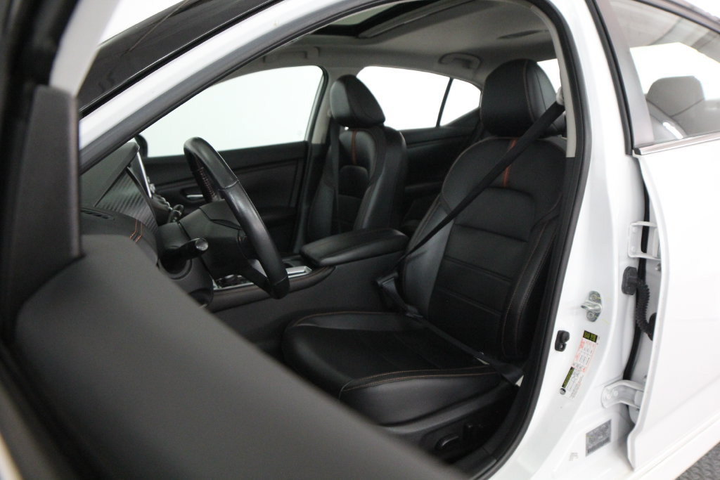 Used 2022 Nissan Sentra SR w/ SR Premium Package FWD image 44
