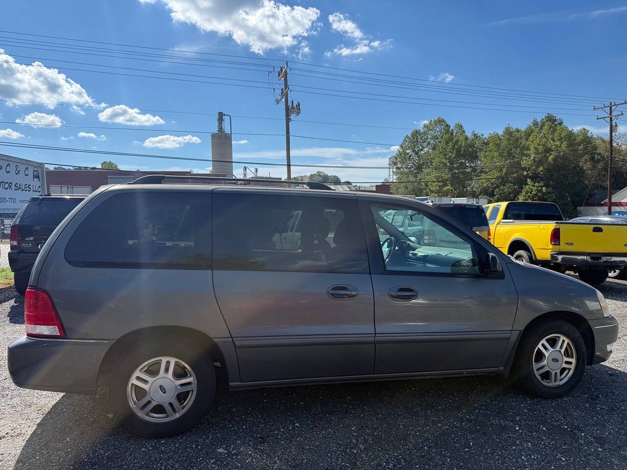 Used 2006 Ford Freestar SEL FWD image 4