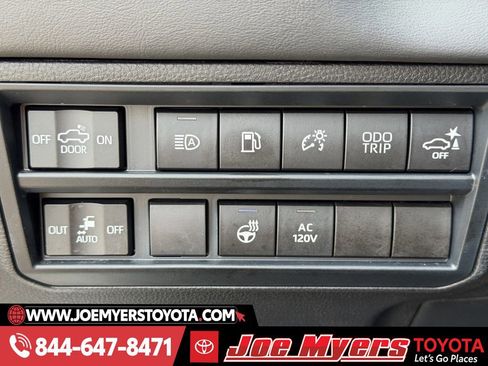 Used 2024 Toyota Tundra Platinum image 25