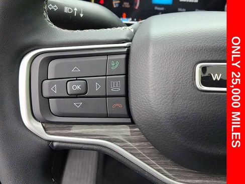 Used 2022 Jeep Wagoneer Series III w/ Premium Group I AWD/4WD image 23