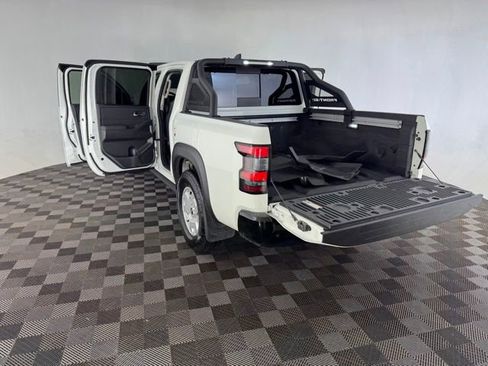 Used 2024 Nissan Frontier SV w/ Hardbody Edition AWD/4WD image 16
