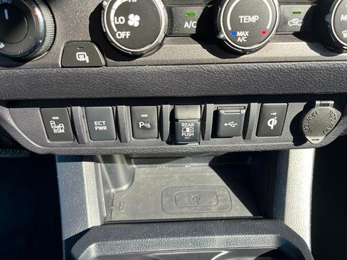 Used 2020 Toyota Tacoma TRD Off-Road image 20