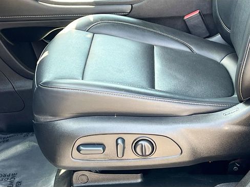 Used 2022 GMC Acadia SLT w/ Preferred Package image 20