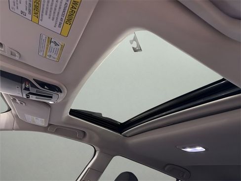 Used 2023 Subaru Outback Premium image 25