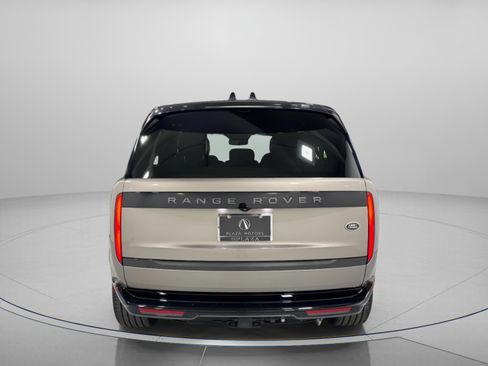 Used 2023 Land Rover Range Rover SE image 4