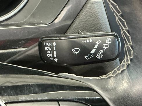 Used 2021 Volkswagen Tiguan SE R-Line image 45